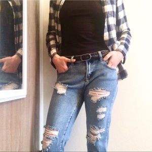 Brandy Melville Distressed Boyfriend Jeans